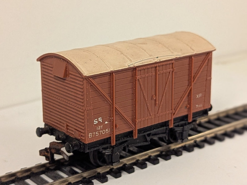Hornby Dublo 12 Ton Ventilated Van OO Gauge