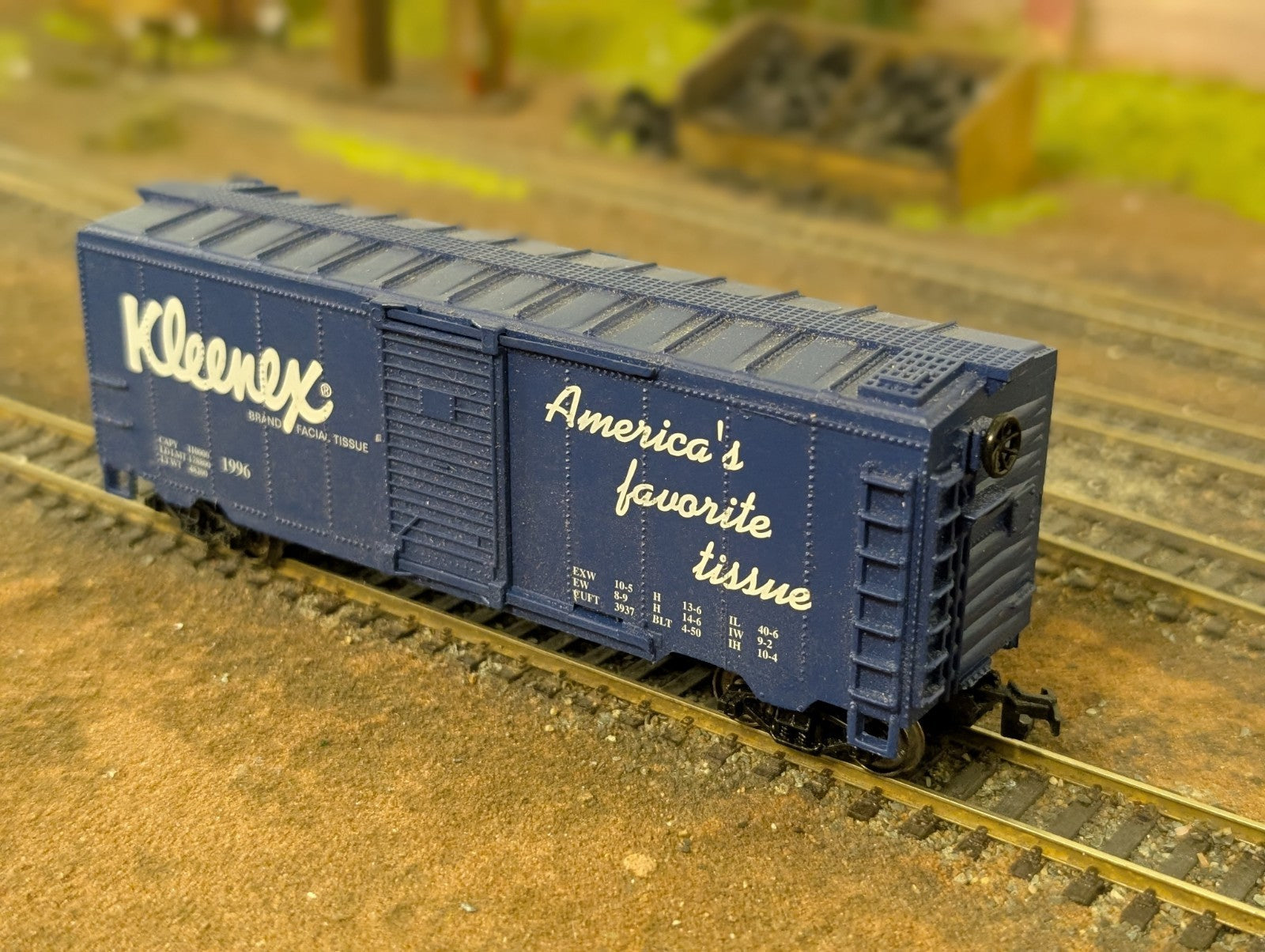 HO Gauge Kleenex Box Car Split 1996 Shoprite Express Railroad Set
