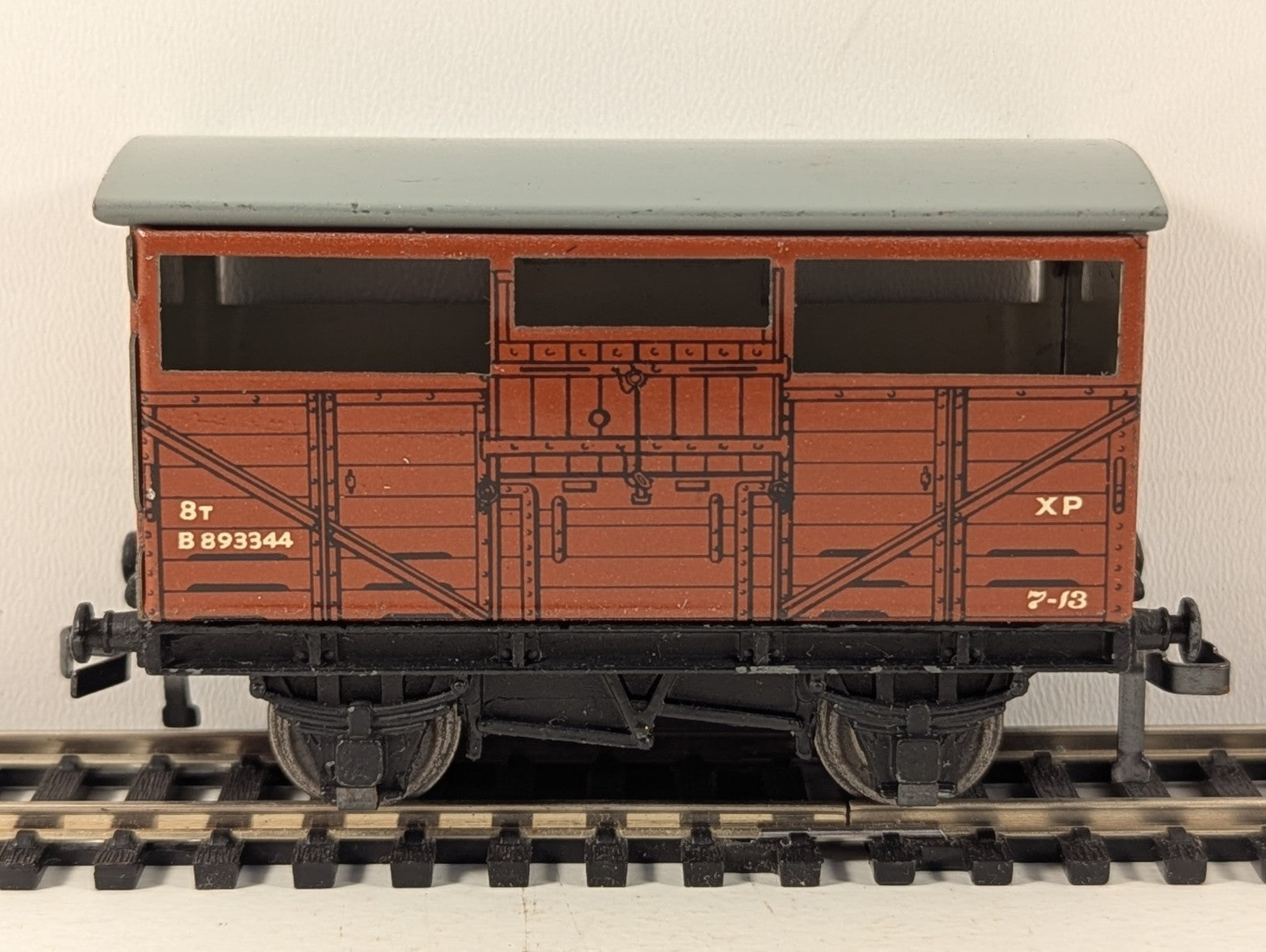 Hornby Dublo 32020 BR 8-Ton Cattle Wagon Brown
