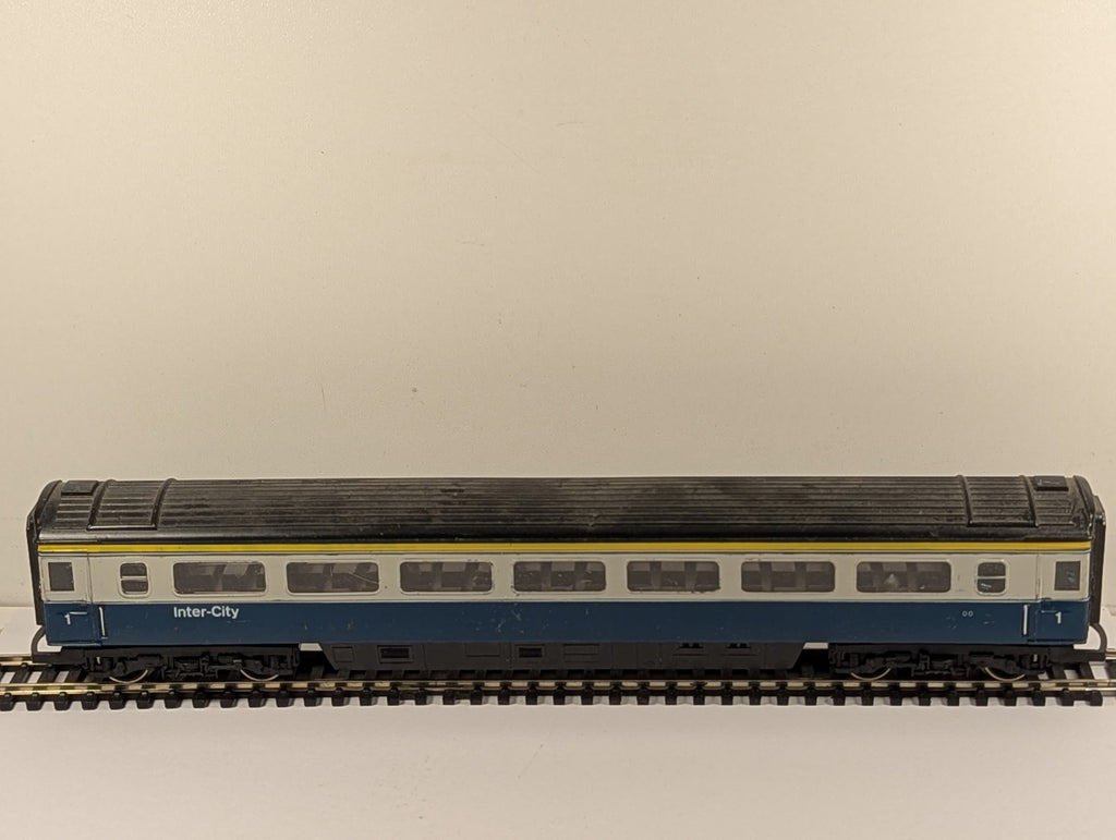 Hornby OO Gauge BR Mk3 First Class Coach Passenger Coach BR Blue/Grey