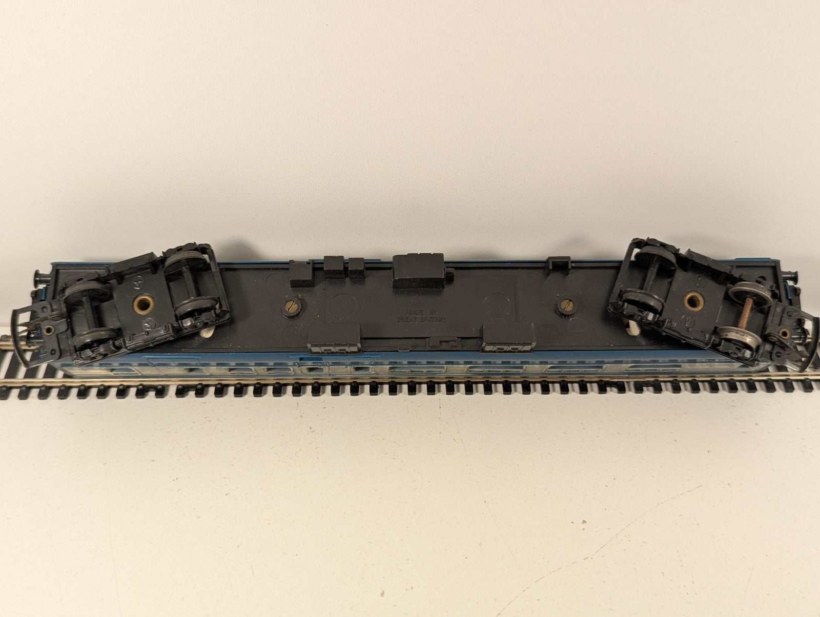 Lima OO Gauge BR InterCity Mk2 Brake Corridor Coach