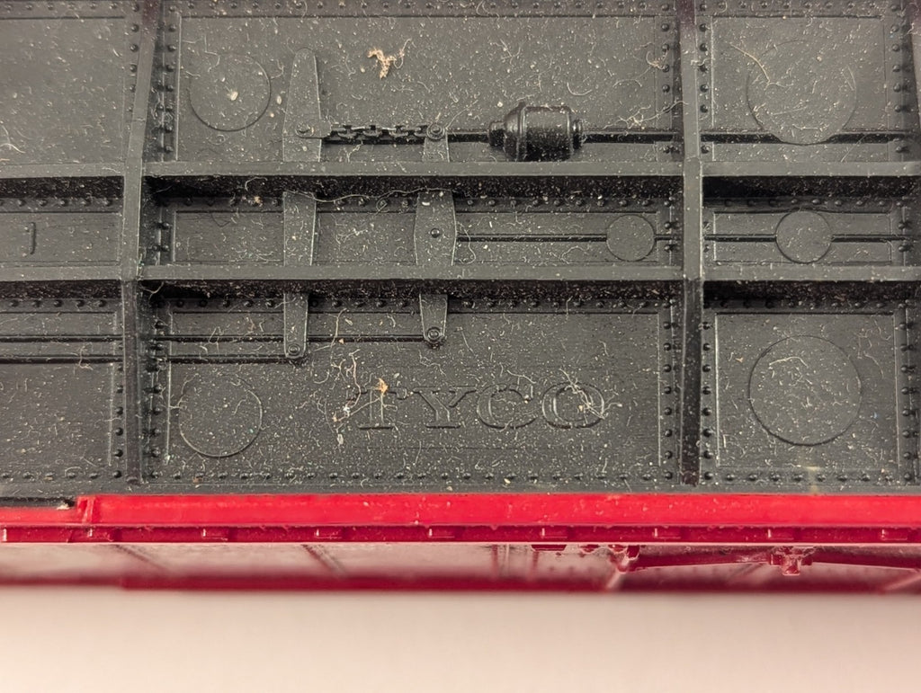 Tyco HO Scale Santa Fe ATSF 12079 “Shock Control” Box Car