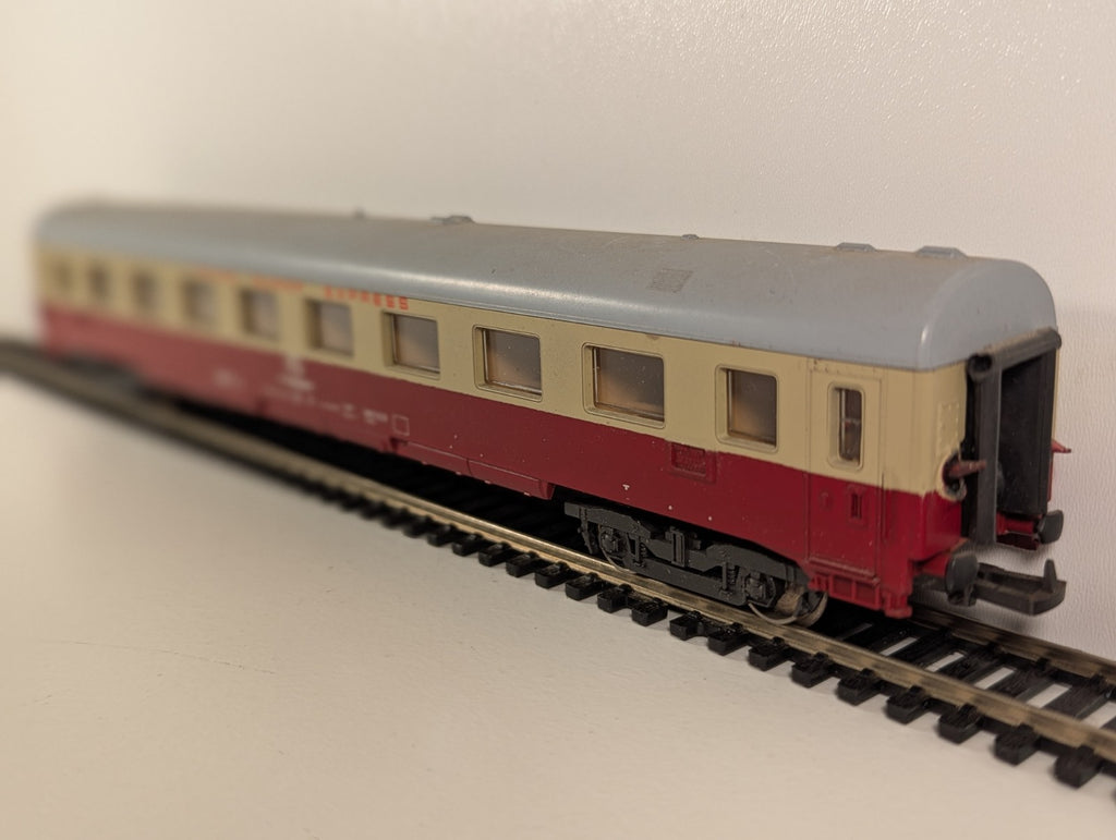 Roco 4294 Bm 2nd Class Passenger Coach – DB – No. 51 80 22-30