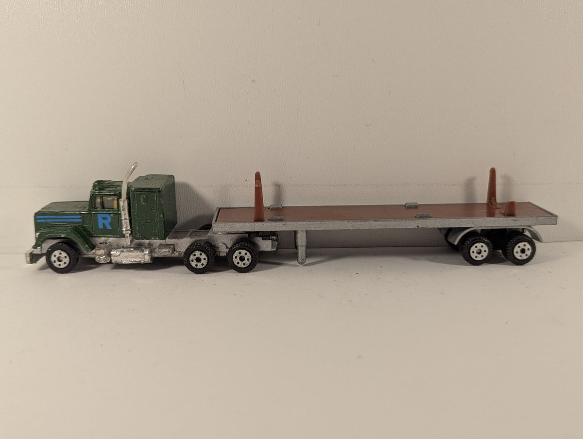 Road Champs Mack Super-Liner with Flatbed Trailer Die-cast Vehicle