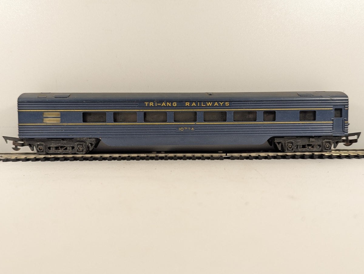 Tri-ang OO Gauge Transcontinental Passenger Coach 10724 finished in BR Blue / Bl