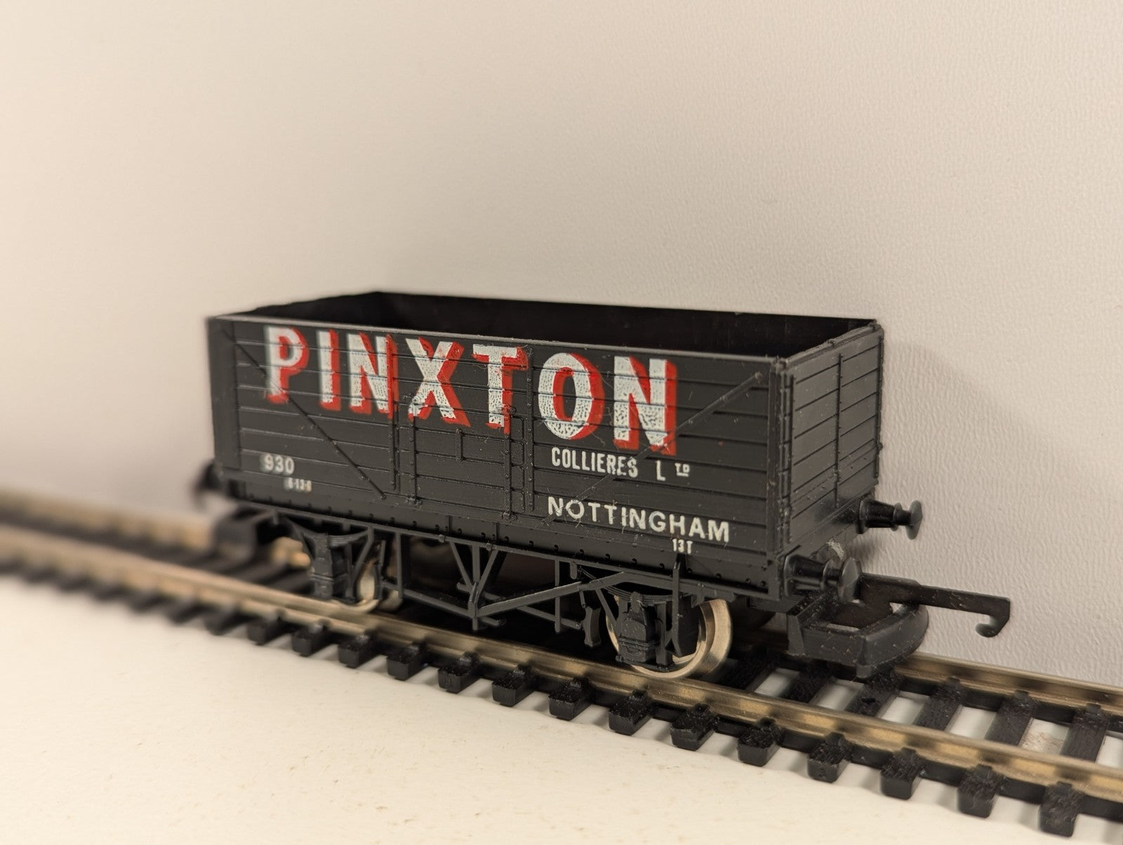 Lima OO Gauge 12T 7 Plank Open Wagon Pinxton Collieries No.930