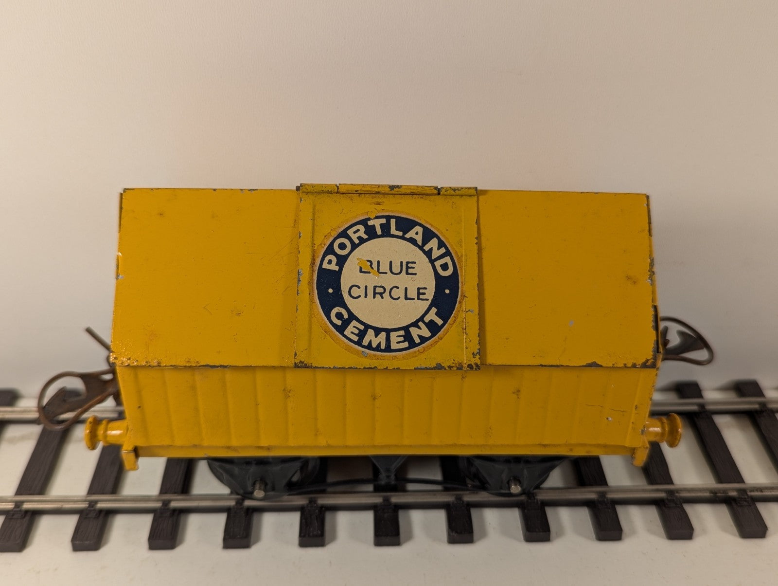 Hornby O Gauge Blue Circle Portland Cement Wagon - Damaged Decal