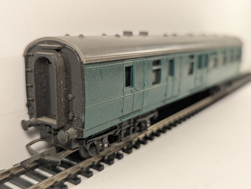 Tri-ang OO Gauge BR Southern Suburban Brake Second Coach Passenger Coach S34245