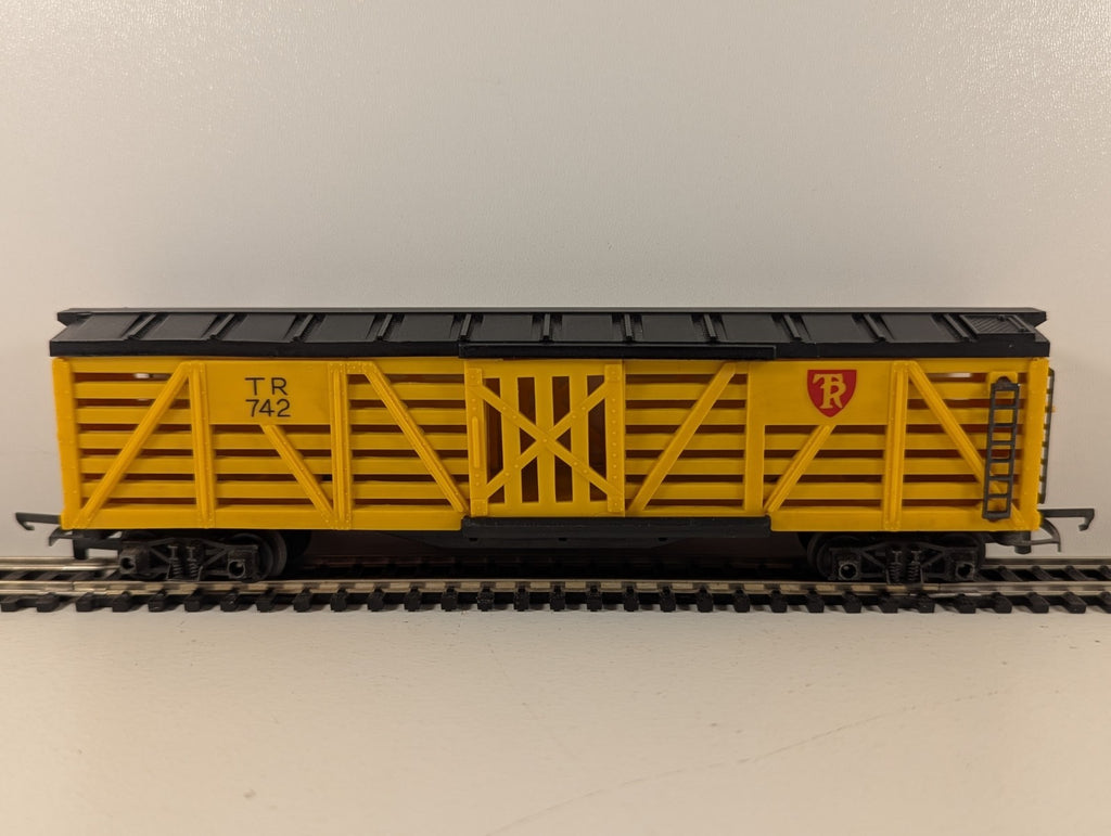 Tri-ang OO Gauge Transcontinental Stock Car TR742