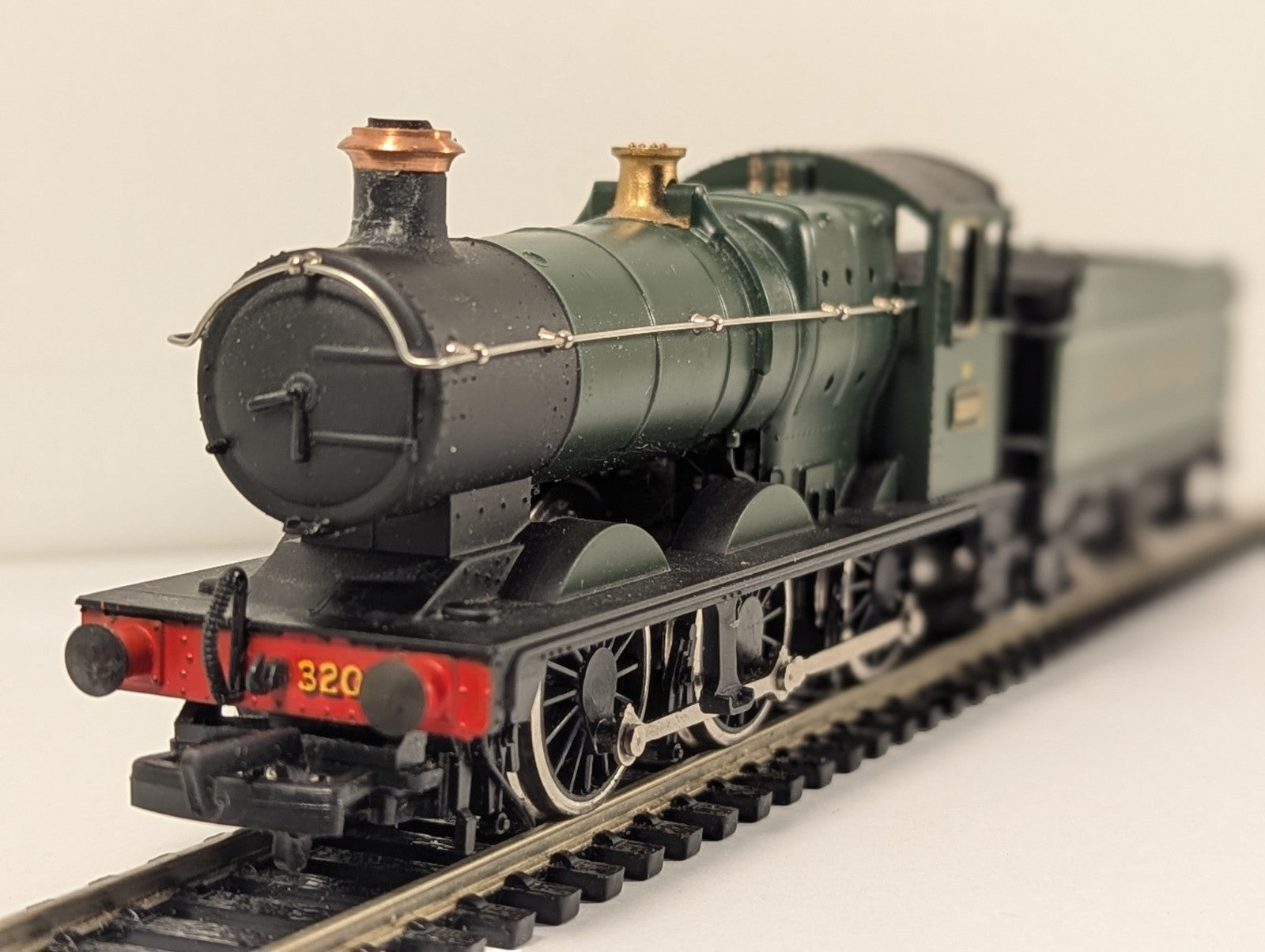 Mainline 37-058 OO Gauge GWR Green Collett Goods Class 2251 No. 320