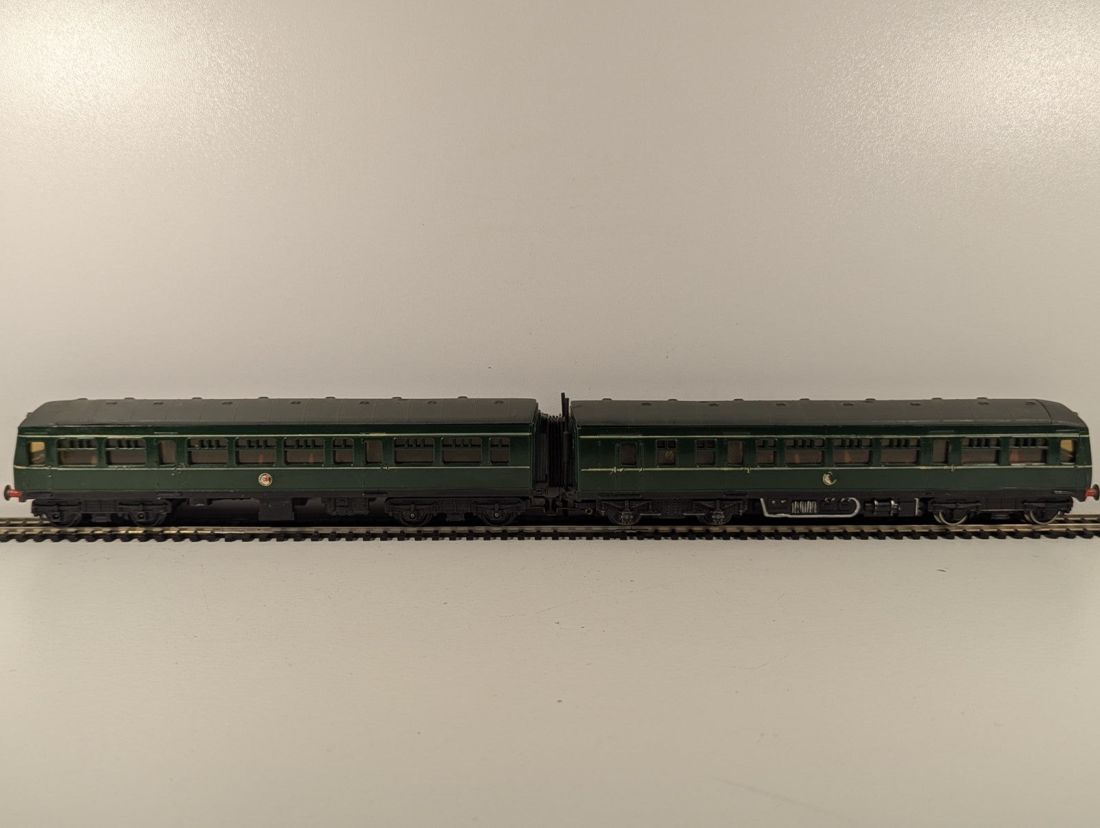Hornby R158 OO Gauge Class 101 DMU Power & Trailer Set - Repaint