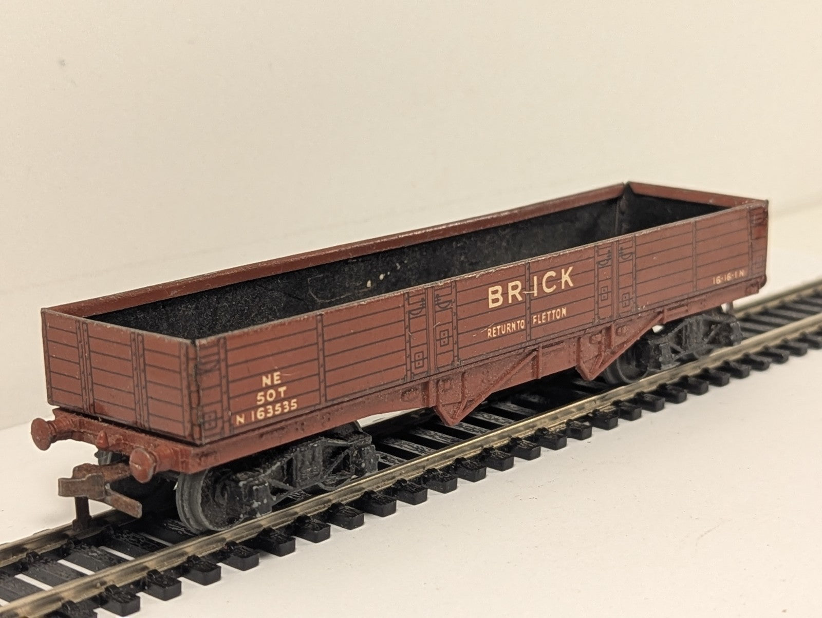 Hornby Dublo OO Gauge 50T Brick Truck Wagon E163535