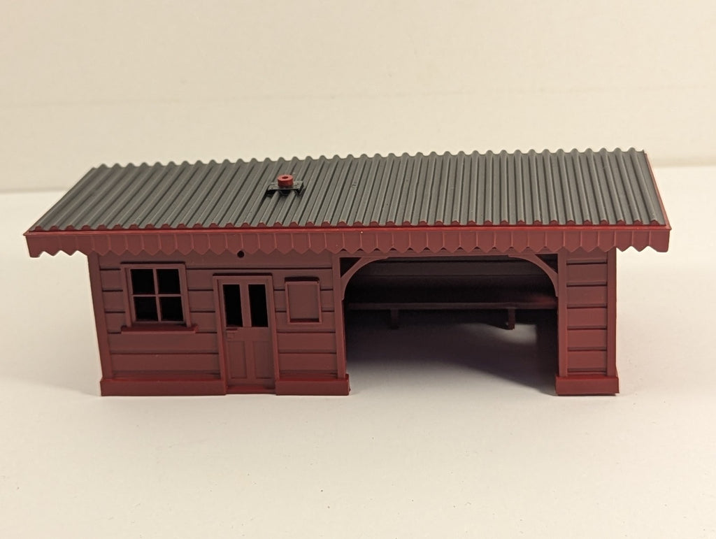 Hornby OO Gauge R513 Platform Waiting Room Maroon
