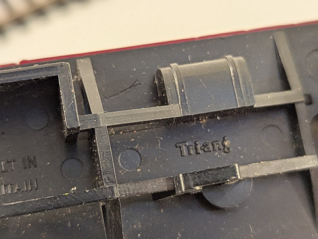 Tri-ang OO Gauge BR Mk1 Brake Coach Maroon