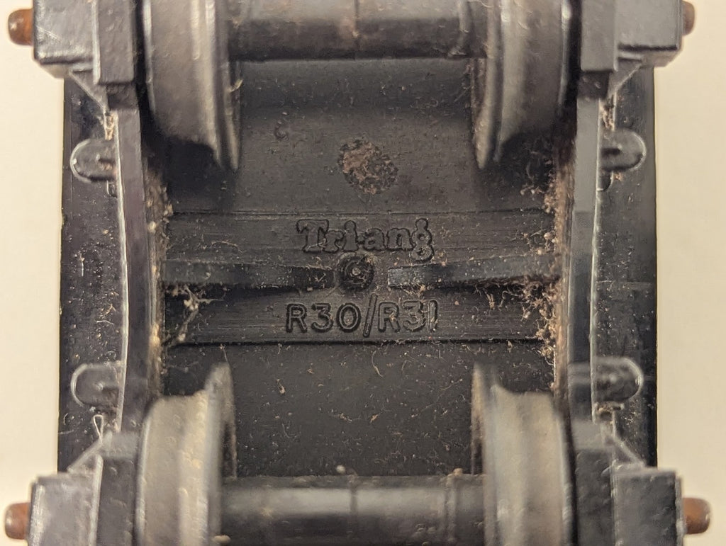 Tri-ang OO Gauge BR 6-Wheel Tender BR Black (Early Emblem) R30