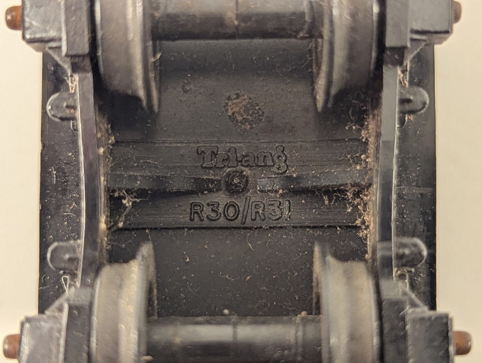 Tri-ang OO Gauge BR 6-Wheel Tender BR Black (Early Emblem) R30