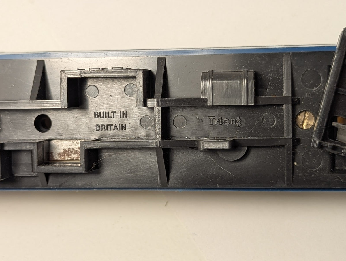 Tri-ang OO Gauge BR Mk1 Coach Passenger Coach M7071 / 15865