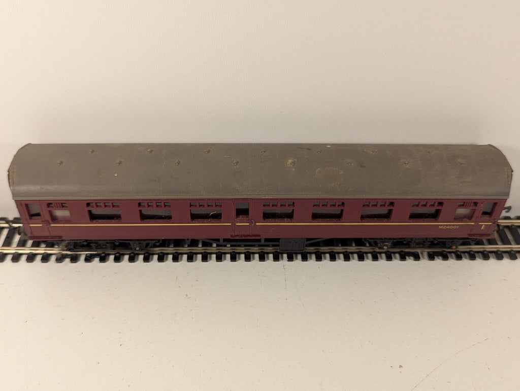 Tri-ang OO Gauge BR Mk1 1st class Corridor Composite Coach Maroon