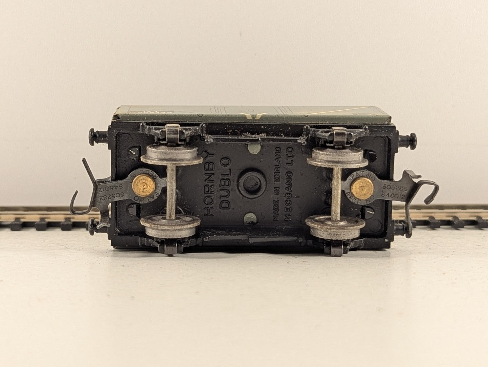 Hornby Dublo 32030 OO Gauge BR Grey D2 High-Sided Coal Wagon with Coal Load
