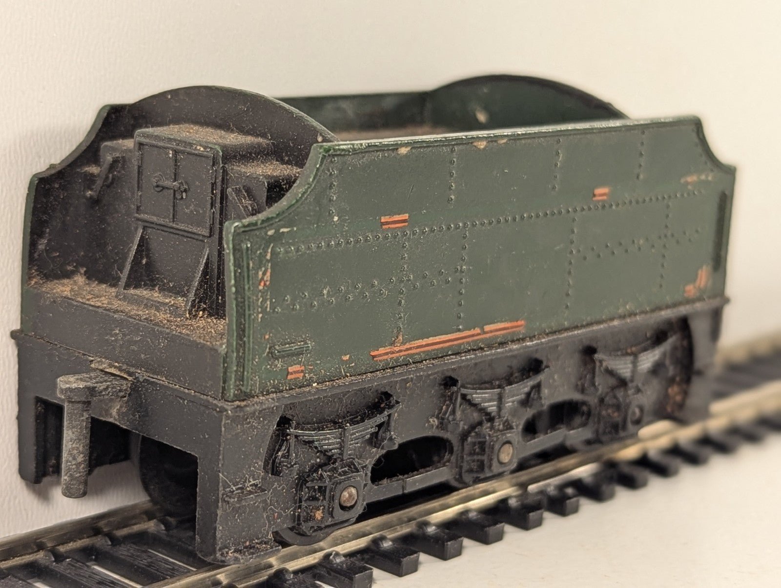 Tri-ang Hornby R33 OO Gauge BR Green Tender - Spares/Repairs
