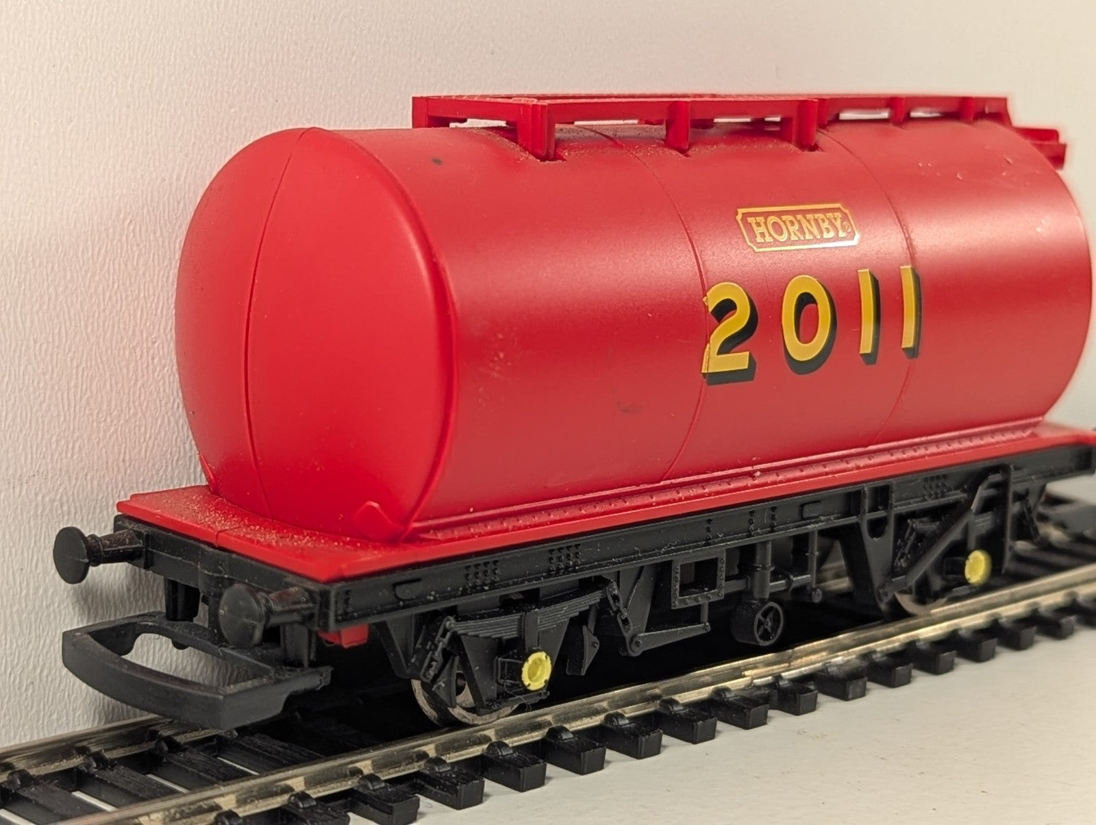 Hornby R6547 OO Gauge 2011 Tank Wagon