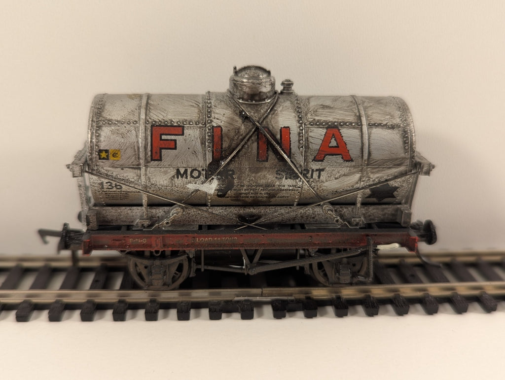 Bachmann 37-680A “Fina” Tank Wagon – Silver Livery – Weathered – OO Gauge