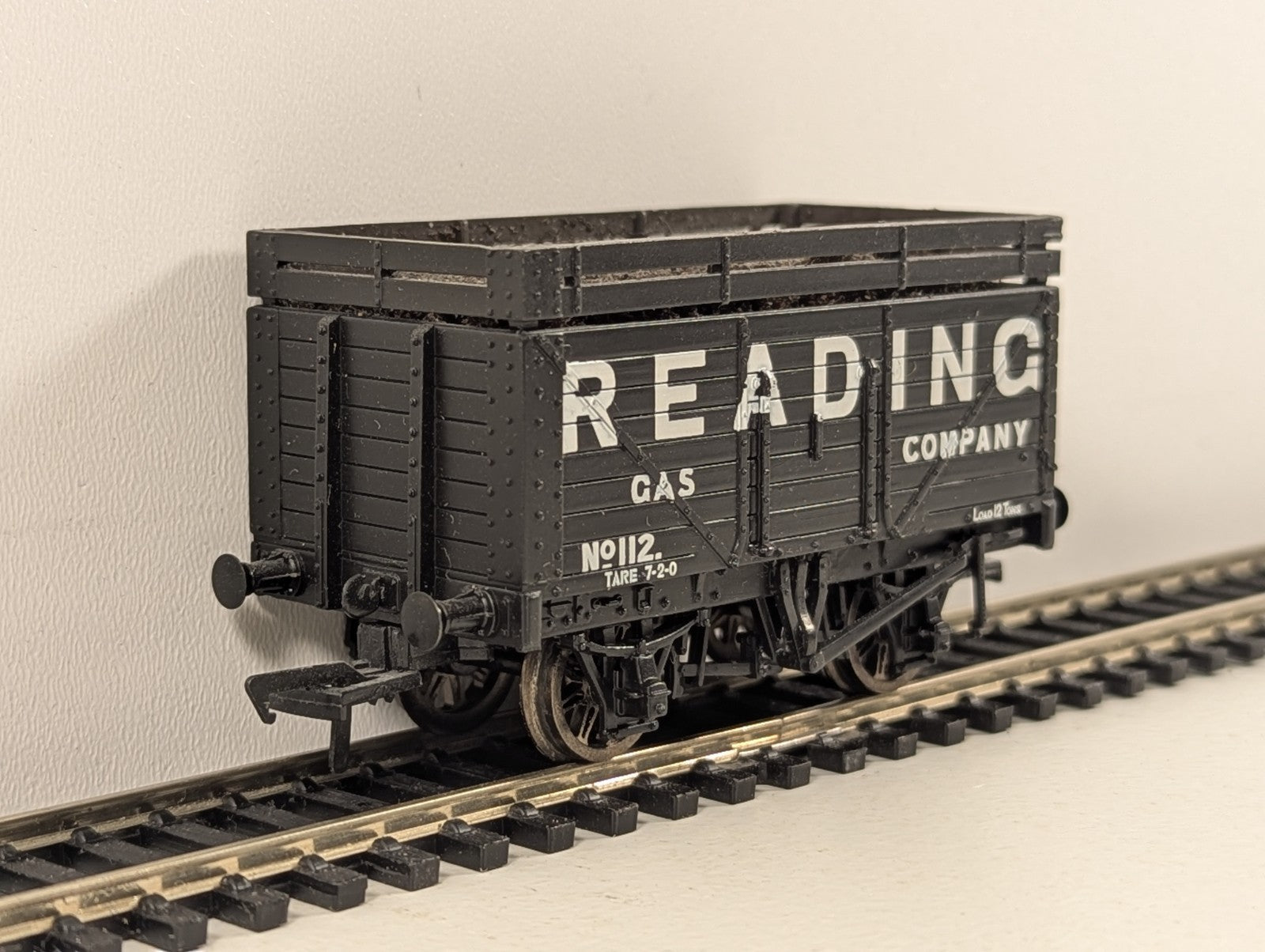 Bachmann Branchline 37-206 OO Gauge Reading Gas Company 8 Plank Coke Wagon
