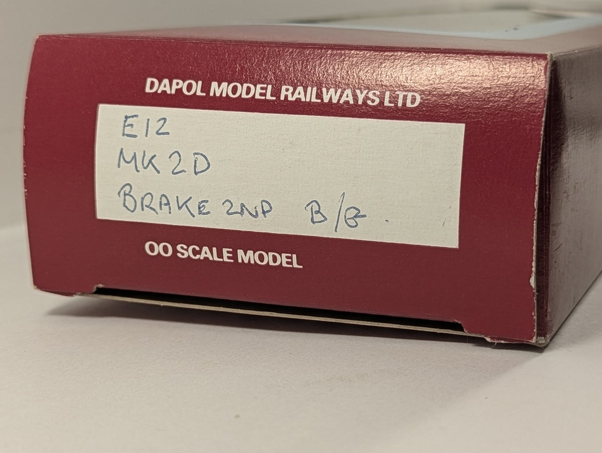 Airfix OO Scale BR Mk2d Brake Second Passenger Coach E9479 BR Blue & Grey E12