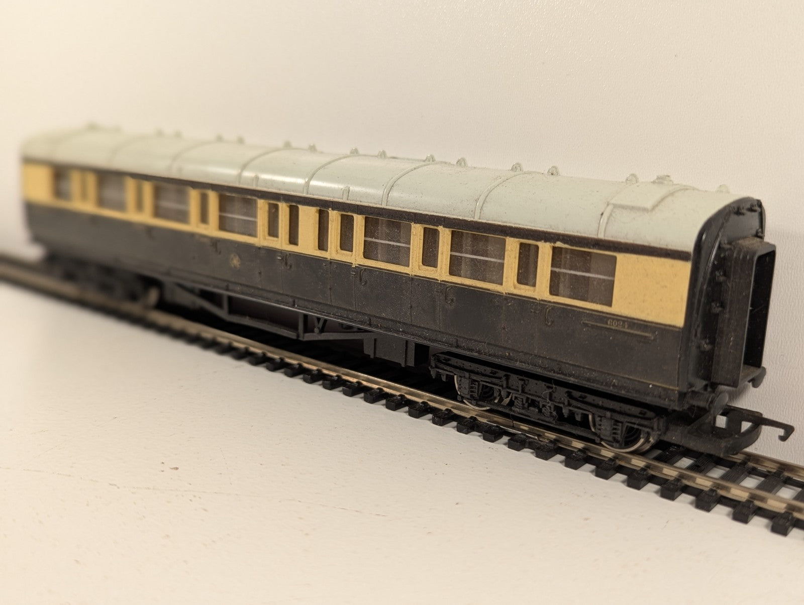 Hornby OO Gauge GWR Composite Coach