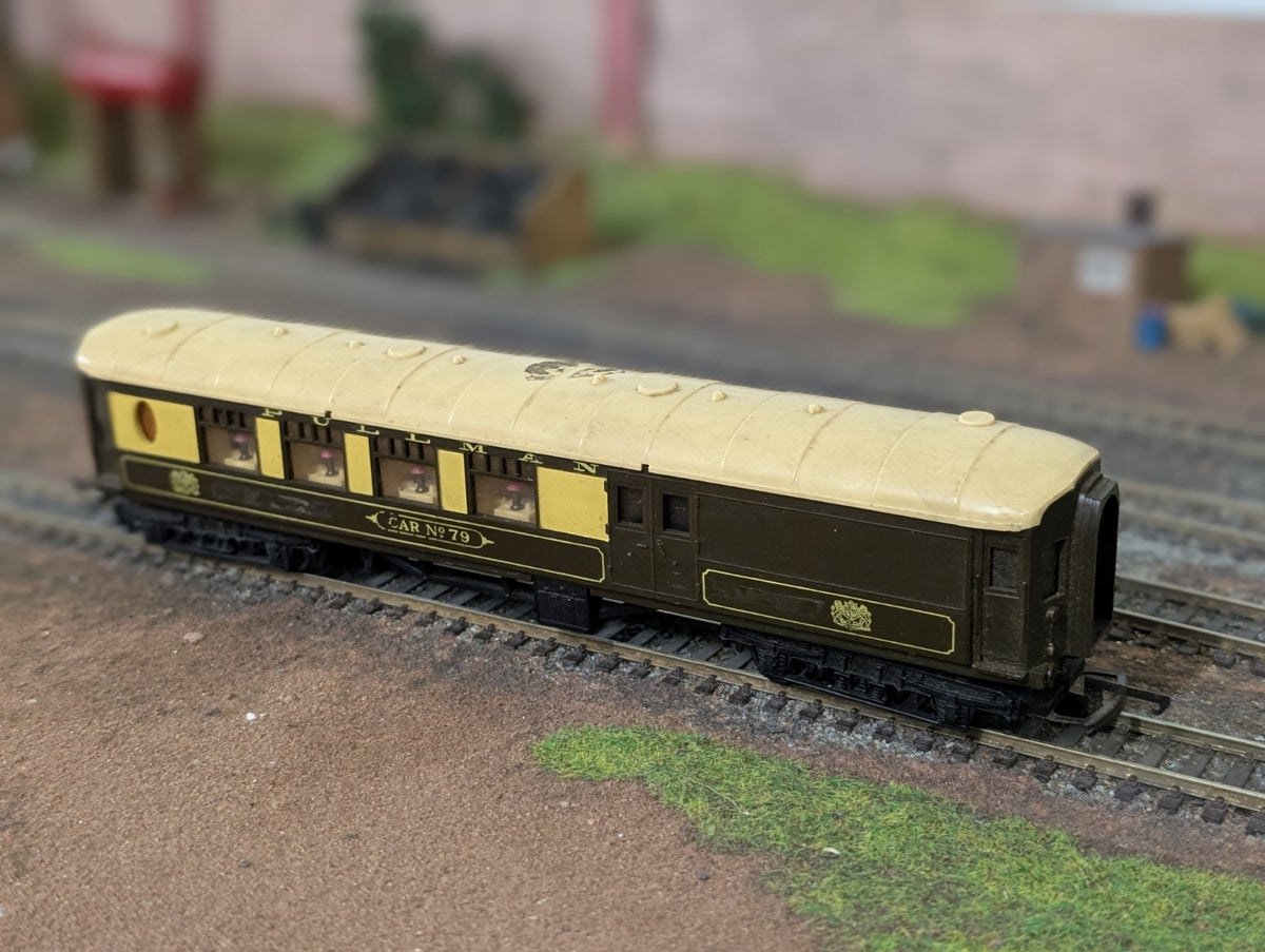 Tri-ang R328 OO Gauge Pullman Brake Coach ‘Car No 79’