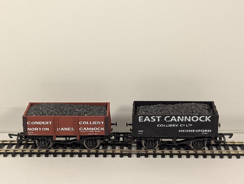 Bachmann OO Gauge Conduit Colliery & East Cannock Wagon Pack Wagons 124, 4916