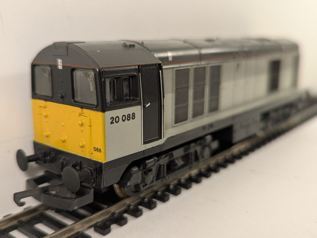 Lima OO Gauge Class 20 Locomotive 20088 BR Railfreight Grey Spares or Repair