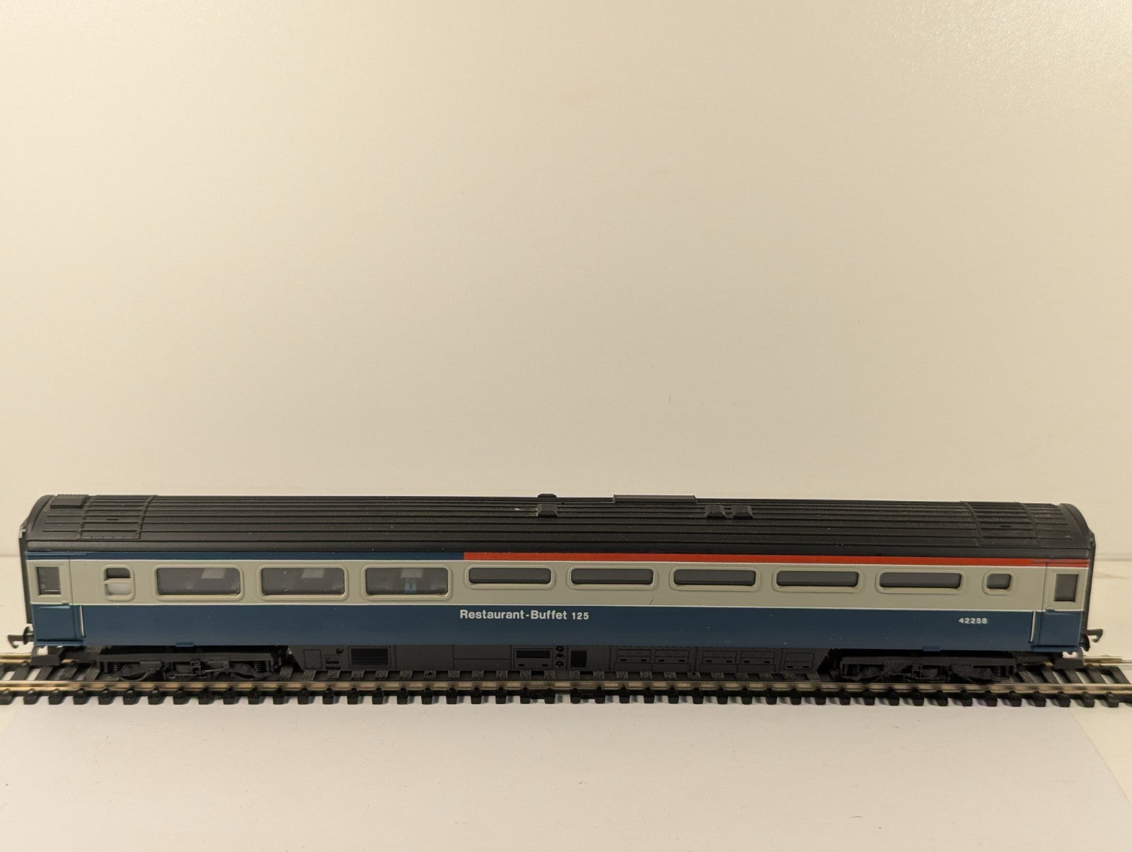 Lima L305163 OO Gauge Mk3 TRUB Restaurant Buffet 125 Coach Boxed