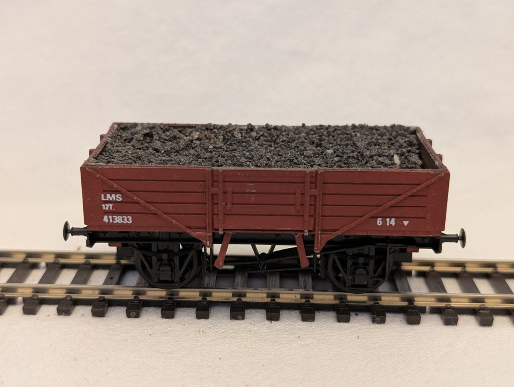 Dapol OO Gauge LMS 5 Plank Open Wagon with Coal Load Goods Wagon 41