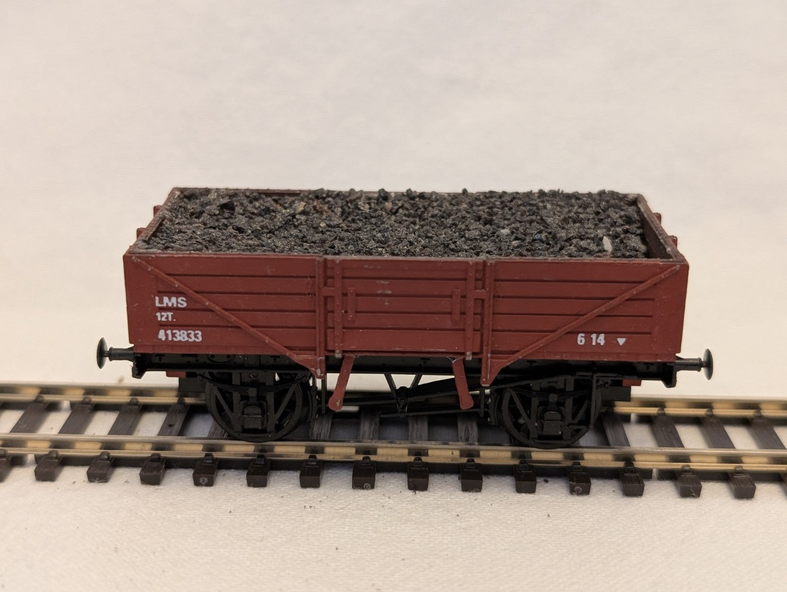 Dapol OO Gauge LMS 5 Plank Open Wagon with Coal Load Goods Wagon 41
