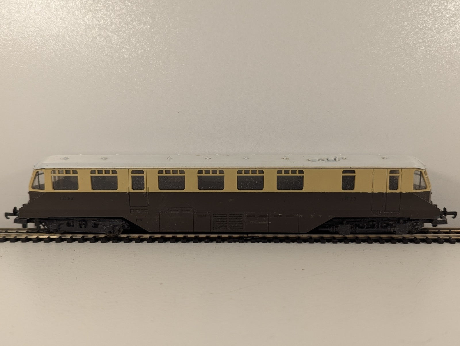 Lima 205132 GWR Diesel Railcar No.22 Chocolate & Cream