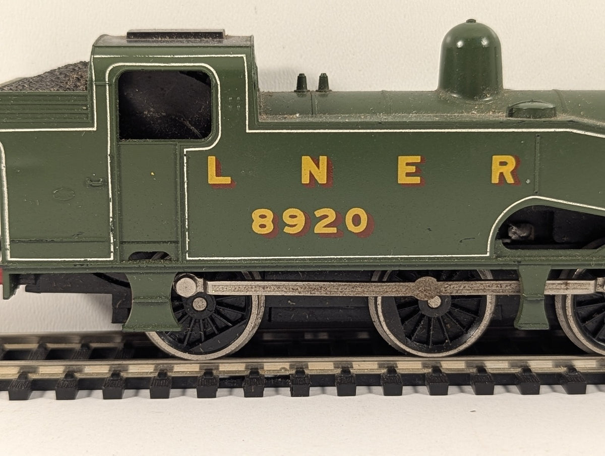 Lima OO Gauge Class J50 0-6-0T Steam Locomotive 8920 LNER Green 205111
