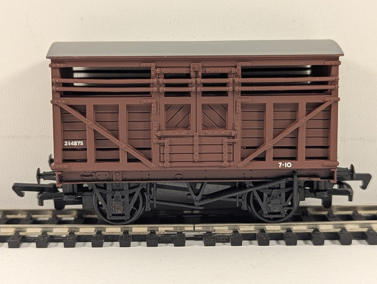 Bachmann OO Gauge Cattle Wagon Goods Wagon 214875 LMS Brown 33-652B