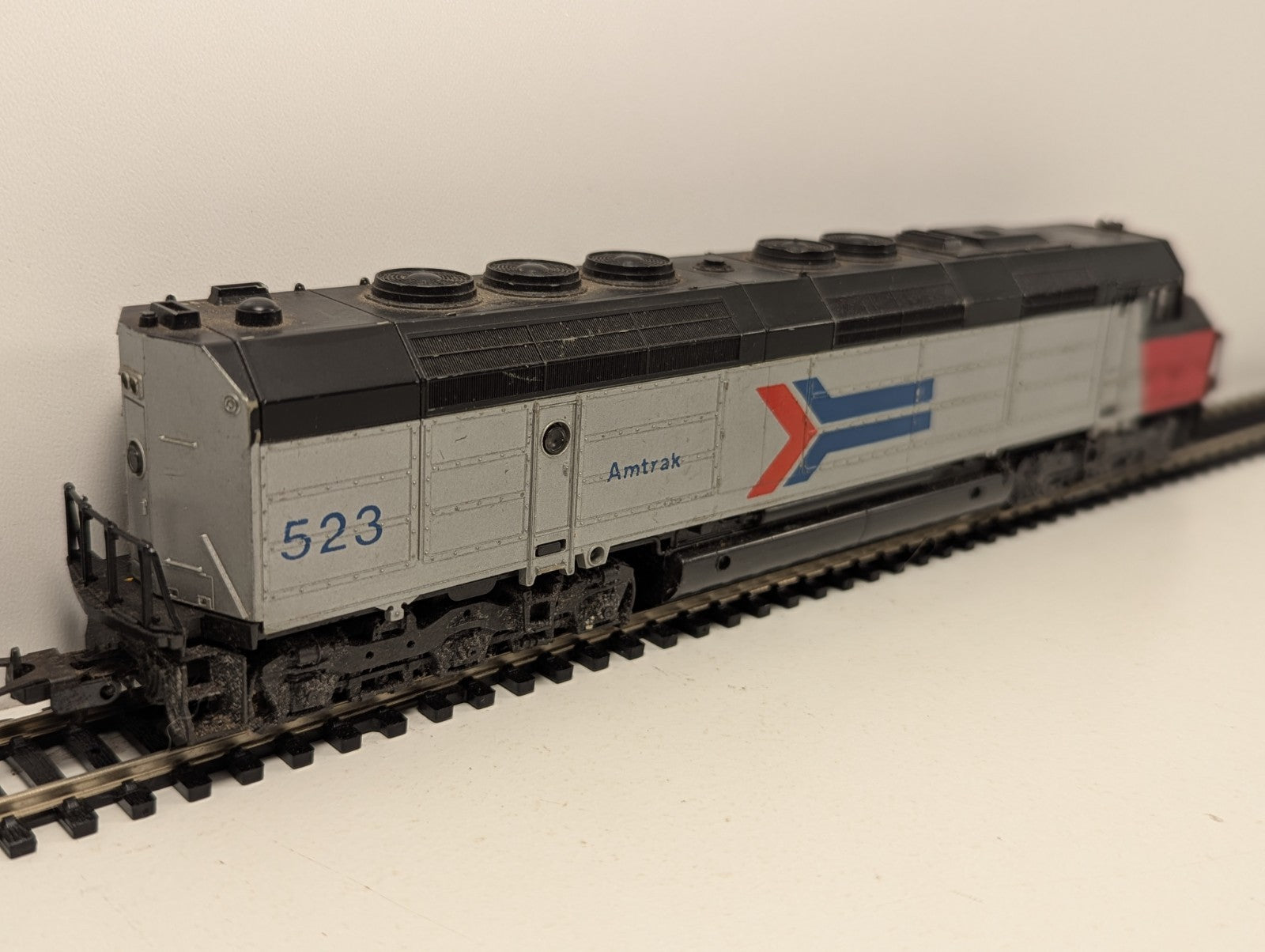 Lima HO Gauge Amtrak #523 Diesel Locomotive (Split from Starter Set)