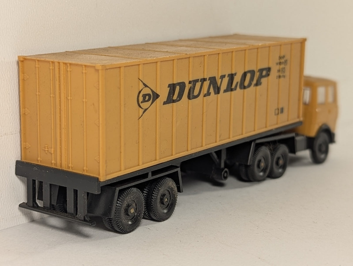 Lima HO Scale Fiat Articulated Lorry with Dunlop Container Model Truck