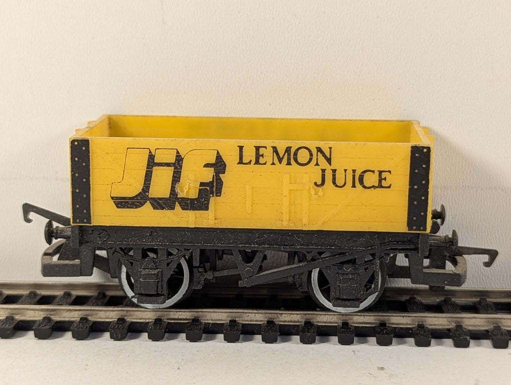 Hornby OO Gauge Jif Lemon Juice Wagon Open Wagon R012
