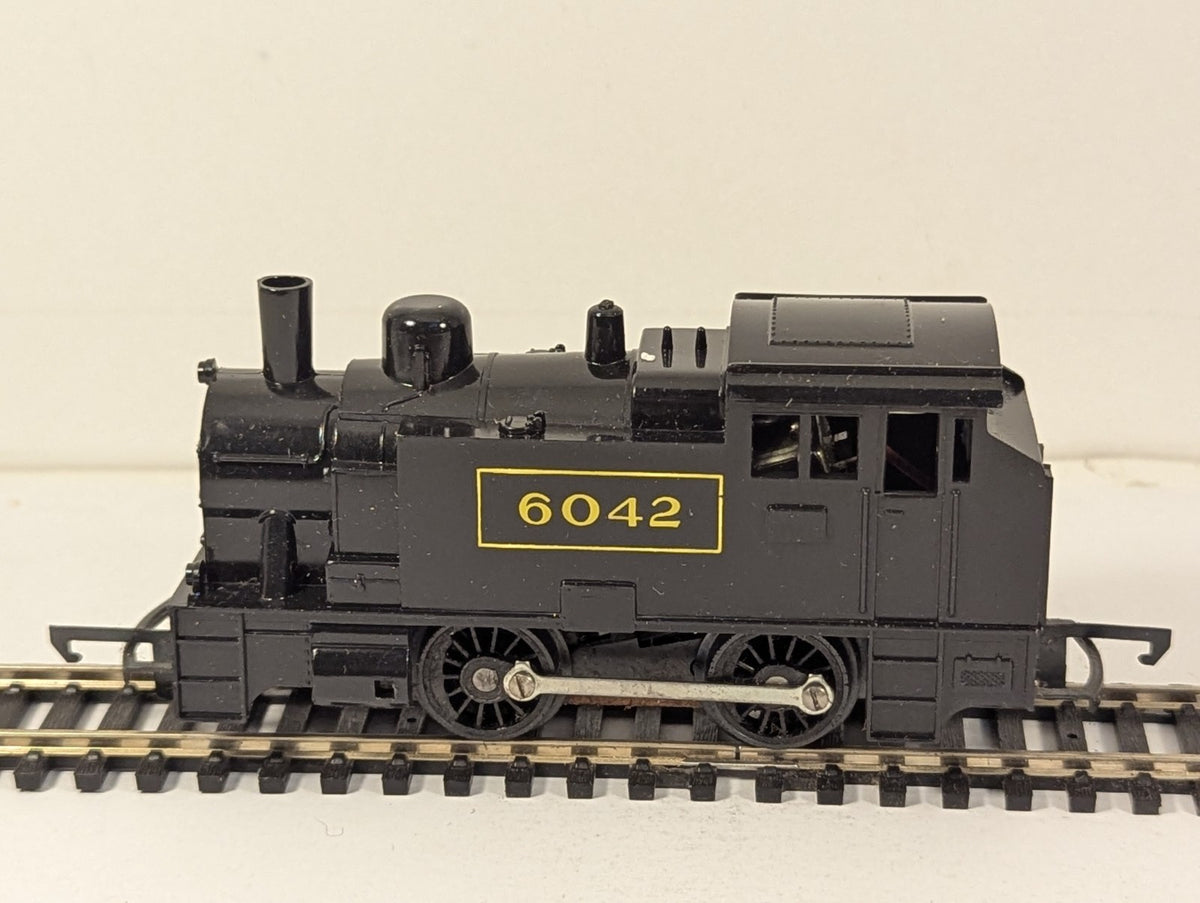 Hornby OO Gauge 0-4-0 Tank Locomotive Steam Locomotive 6042 Black