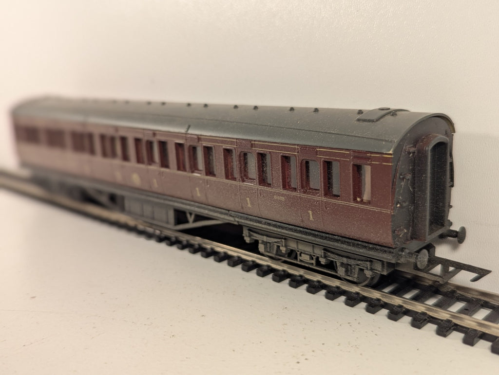 Hornby Railways R.936 LMS First & Third Composite Coach - Boxed (Wrong box)