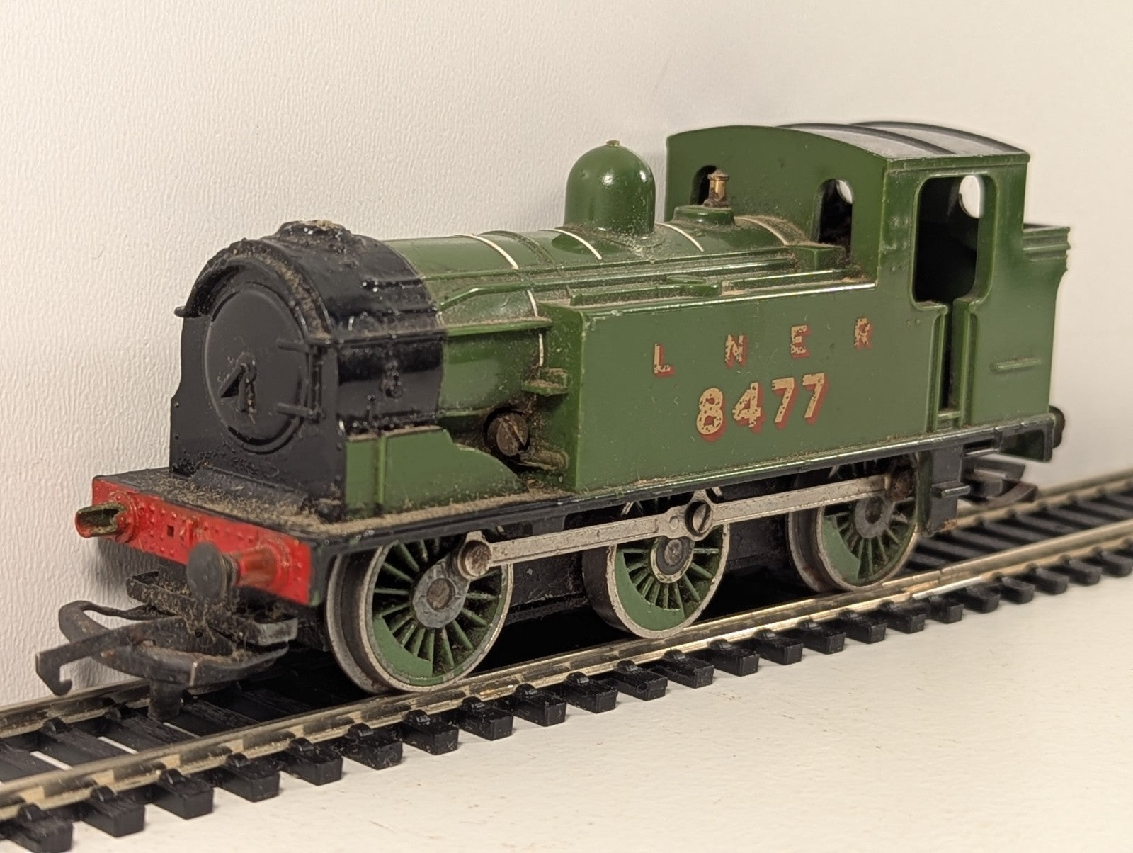 Hornby R252 LNER Class J83 0-6-0T LNER Lined Green - Spares/Repairs