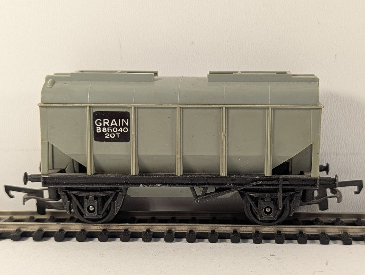 Tri-ang OO Gauge 20 Ton Grain Wagon Goods Wagon B85040 BR Grey R214