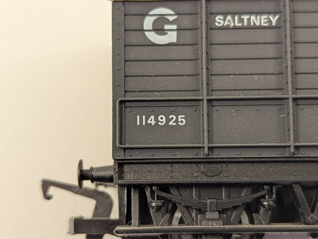 Hornby Railways R.714 OO Gauge GWR 20 Ton Goods Brake Van - Boxed