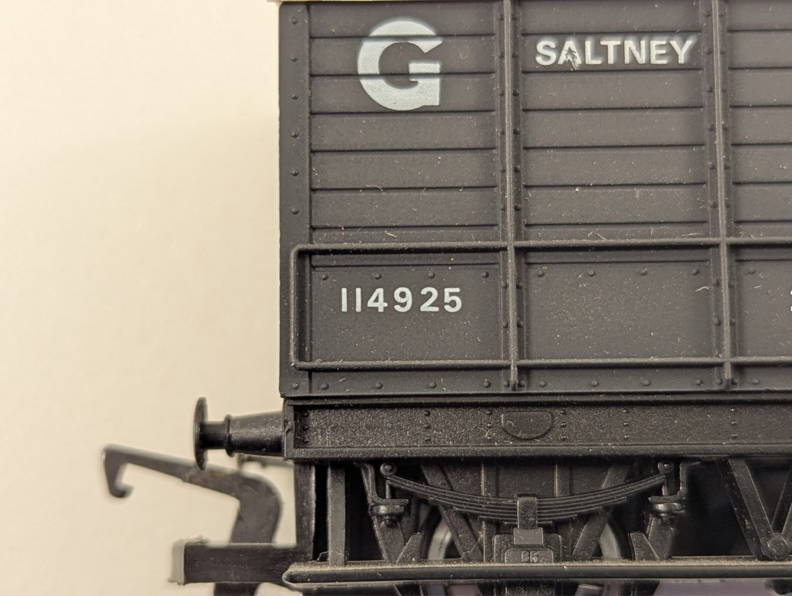 Hornby Railways R.714 OO Gauge GWR 20 Ton Goods Brake Van - Boxed