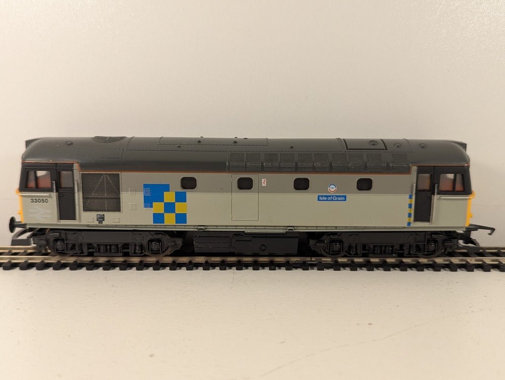 Lima 208108L Class 33 33050 “Isle of Grain” Railfreight Construction Grey