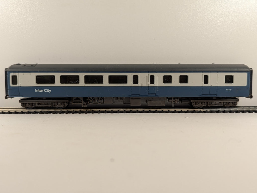 Airfix OO Scale 1st Class Inter-City Open Coach, Mk II Passenger Coach E9479