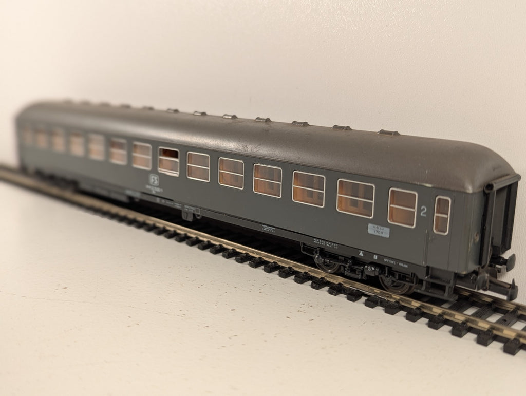 Roco HO Gauge DB Grey 2nd Class Passenger Coach